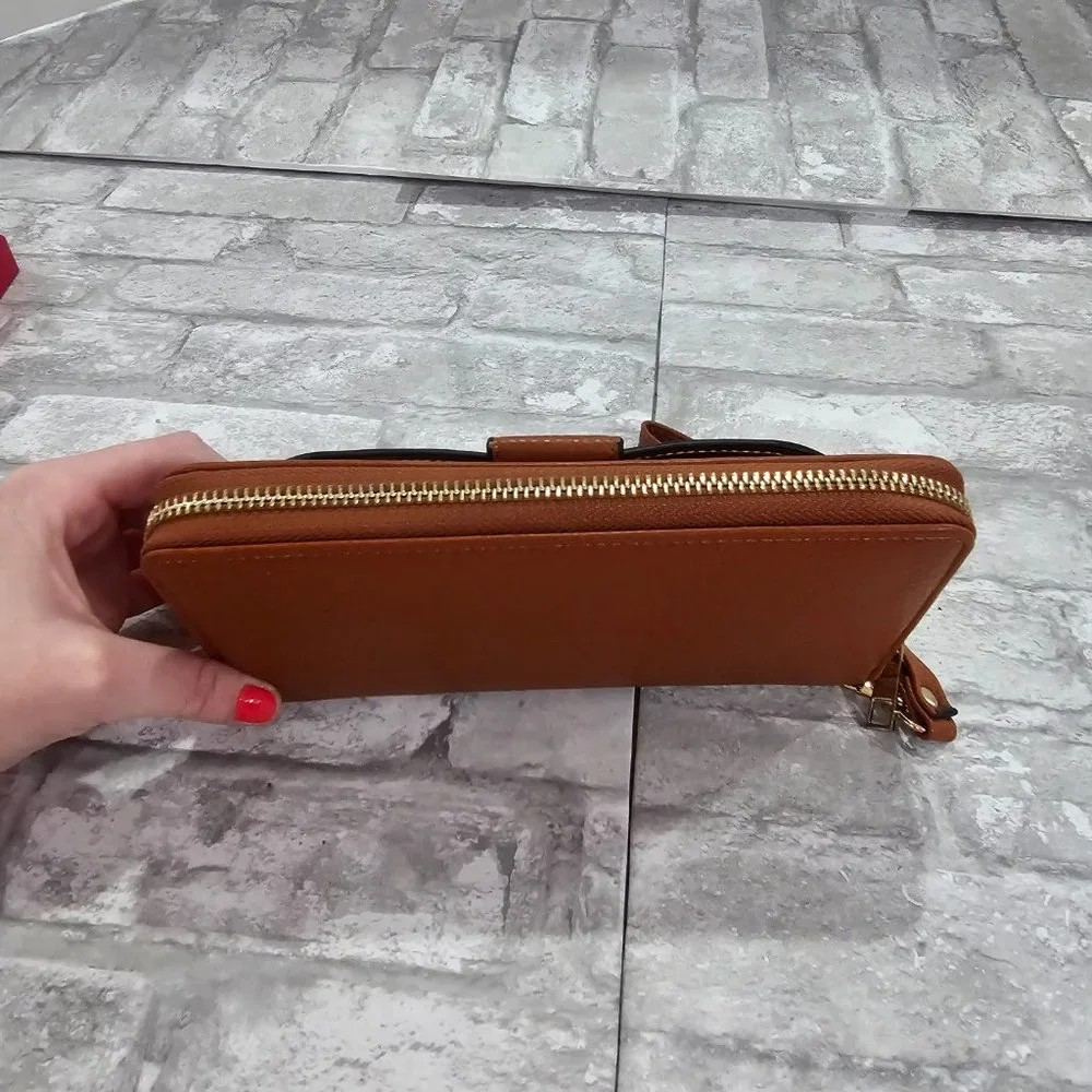 Women Wristlet Wallet Zip Around‎ Handbag Brown Leather? Gold Lined Fabric 9x5